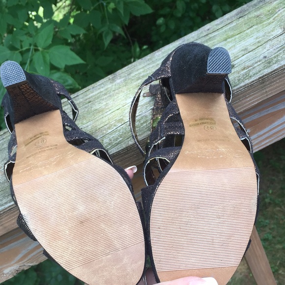 Studded bronze/ gold zipper back pumps - Picture 6 of 7